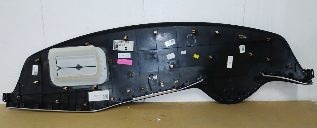 5 Pannello Torpedo (similpelle nera) PUR/PUR BLK Tesla modello X 1054145-10-E